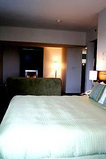 Niagara Plaza Hotel By Fairbridge Niagara Falls
