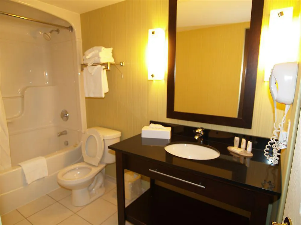 Niagara Plaza Hotel By Fairbridge